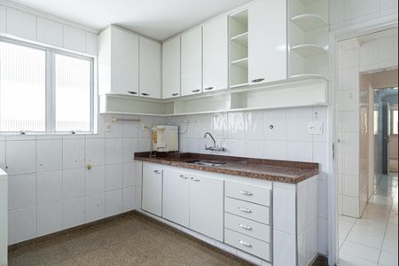 Apartamento para alugar com 180m², 3 quartos e 1 vaga Apartamento para alugar com 180m², 3 quartos e 1 vagaCozinha