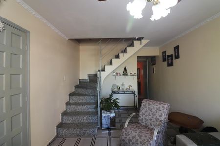 Casa à venda com 139m², 2 quartos e 2 vagasSala