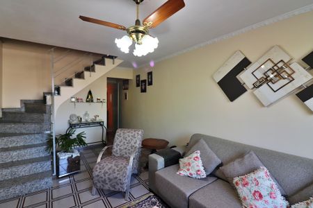 Casa à venda com 139m², 2 quartos e 2 vagasSala