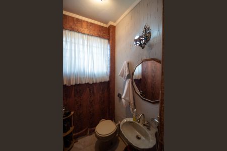 Casa para alugar com 340m², 4 quartos e 4 vagasLavabo