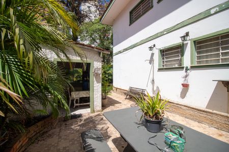 Casa para alugar com 340m², 4 quartos e 4 vagasQuintal