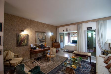 Casa para alugar com 340m², 4 quartos e 4 vagasSala