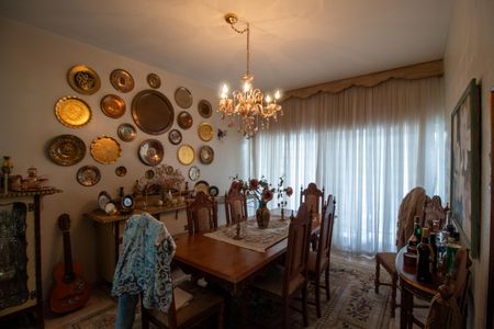 Casa para alugar com 340m², 4 quartos e 4 vagasSala