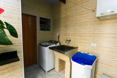 Casa à venda com 100m², 2 quartos e 2 vagasÁrea de Serviço
