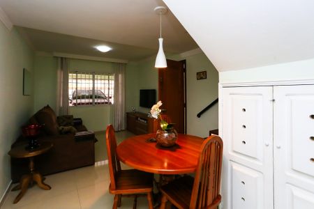 Casa à venda com 100m², 2 quartos e 2 vagasSala 