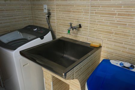 Casa à venda com 100m², 2 quartos e 2 vagasÁrea de Serviço