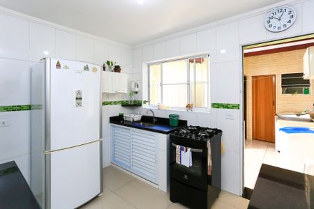 Casa à venda com 100m², 2 quartos e 2 vagascozinha
