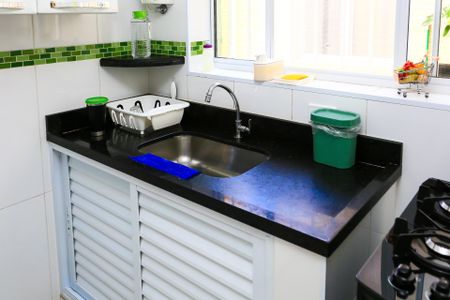 Casa à venda com 100m², 2 quartos e 2 vagascozinha