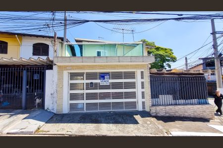 Casa à venda com 100m², 2 quartos e 2 vagasFachada