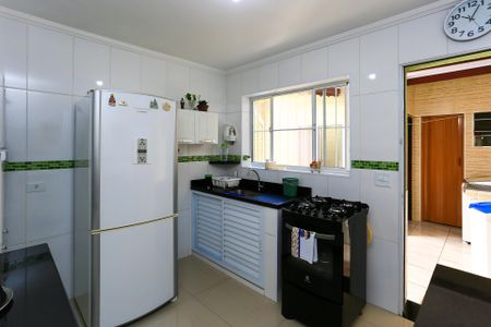 Casa à venda com 100m², 2 quartos e 2 vagascozinha