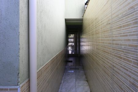 Casa à venda com 100m², 2 quartos e 2 vagascorredor Área de Serviço