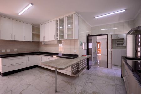 Casa à venda com 264m², 3 quartos e 3 vagasCozinha 