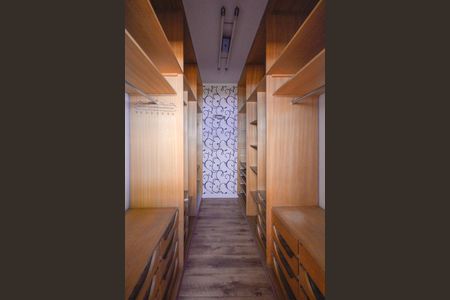 Casa à venda com 264m², 3 quartos e 3 vagasQuarto 3 - Suite (Closset) 