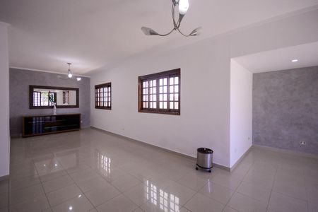 Casa à venda com 264m², 3 quartos e 3 vagasSala 