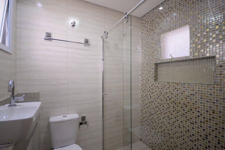 Casa à venda com 264m², 3 quartos e 3 vagasBanheiro do Quarto 2 