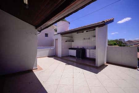 Casa à venda com 264m², 3 quartos e 3 vagasÁrea de Serviço 2