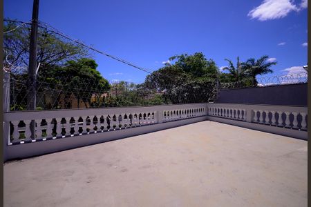 Casa à venda com 264m², 3 quartos e 3 vagasSala - Varanda 