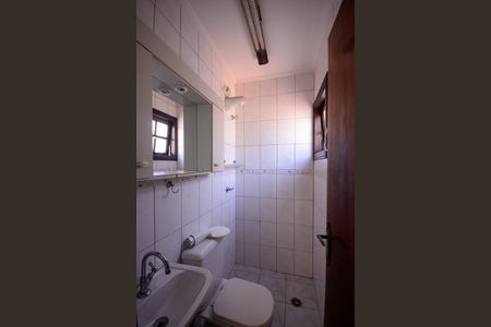 Casa à venda com 264m², 3 quartos e 3 vagasEdícula - Banheiro 