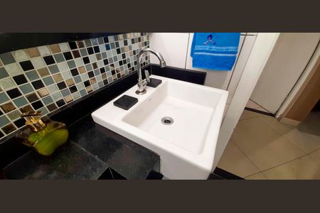 Apartamento à venda com 54m², 2 quartos e 1 vagaBanheiro Social