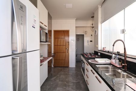 Apartamento à venda com 100m², 2 quartos e 1 vagaCozinha