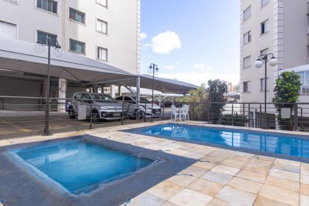 Apartamento à venda com 77m², 3 quartos e 2 vagas Apartamento à venda com 77m², 3 quartos e 2 vagasÁrea comum - Piscina