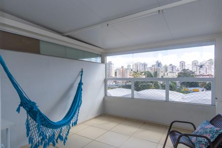 Apartamento à venda com 77m², 3 quartos e 2 vagas Apartamento à venda com 77m², 3 quartos e 2 vagasVaranda
