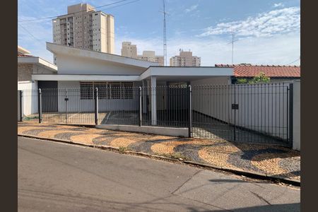 Casa à venda com 243m², 3 quartos e 3 vagas Casa à venda com 243m², 3 quartos e 3 vagasFoto 01