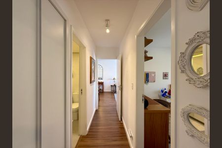 Apartamento à venda com 65m², 2 quartos e 1 vagaCorredor Quartos 