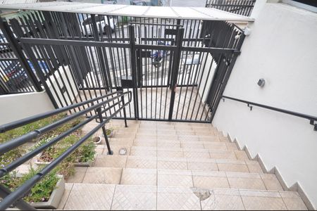 Apartamento à venda com 54m², 2 quartos e 1 vagaEscada de acesso