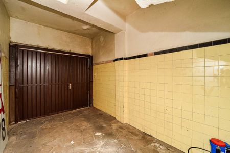 Casa à venda com 370m², 4 quartos e 1 vaga Casa à venda com 370m², 4 quartos e 1 vagaGaragem