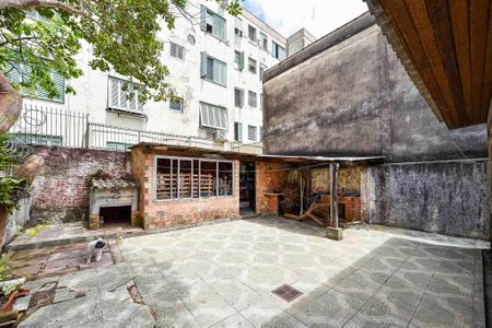 Casa à venda com 370m², 4 quartos e 1 vaga Casa à venda com 370m², 4 quartos e 1 vagaQuintal