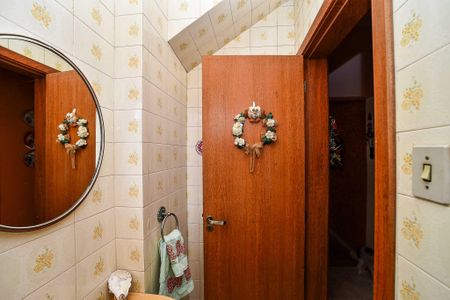 Casa à venda com 370m², 4 quartos e 1 vaga Casa à venda com 370m², 4 quartos e 1 vagaLavabo
