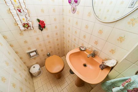 Casa à venda com 370m², 4 quartos e 1 vaga Casa à venda com 370m², 4 quartos e 1 vagaLavabo