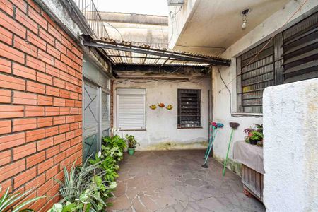 Casa à venda com 370m², 4 quartos e 1 vaga Casa à venda com 370m², 4 quartos e 1 vagaPátio