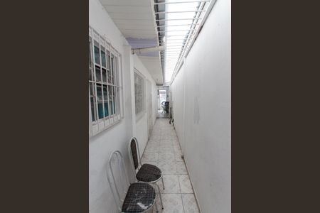 Casa à venda com 105m², 2 quartos e 2 vagasCorredor 