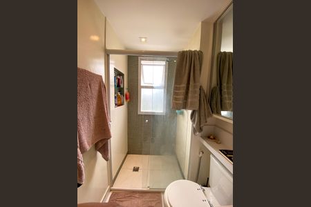 Apartamento à venda com 90m², 2 quartos e 2 vagas Apartamento à venda com 90m², 2 quartos e 2 vagasBanheiro da Suíte