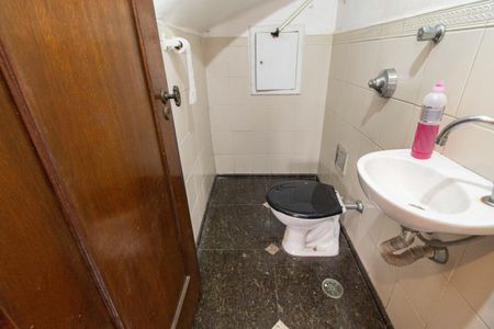 Casa à venda com 300m², 3 quartos e 5 vagasLavabo