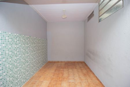 Sala/Quarto de casa para alugar com 1 quarto, 40m² em Vila Serralheiro, São Paulo
