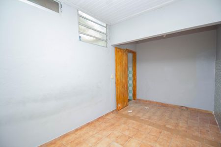 Sala/Quarto de casa para alugar com 1 quarto, 40m² em Vila Serralheiro, São Paulo