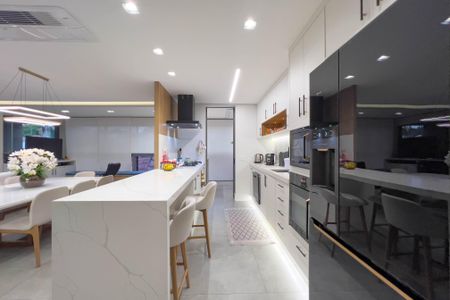 Apartamento à venda com 140m², 3 quartos e 2 vagasCozinha