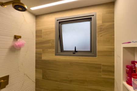 Apartamento à venda com 140m², 3 quartos e 2 vagasBanheiro do quarto 1