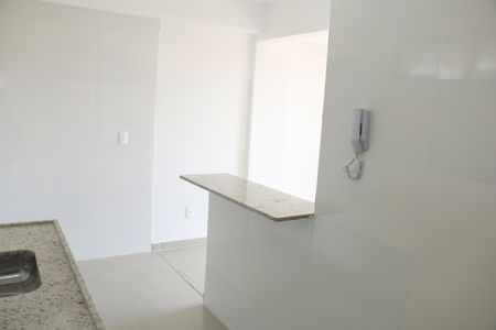 Sala/Cozinha de apartamento para alugar com 2 quartos, 50m² em Nossa Senhora das Gracas, Nova Iguaçu