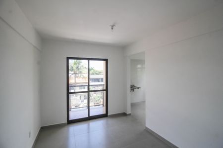 Sala de apartamento para alugar com 2 quartos, 50m² em Nossa Senhora das Gracas, Nova Iguaçu