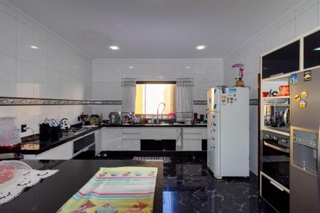 Casa à venda com 223m², 2 quartos e 10 vagas Casa à venda com 223m², 2 quartos e 10 vagasCozinha