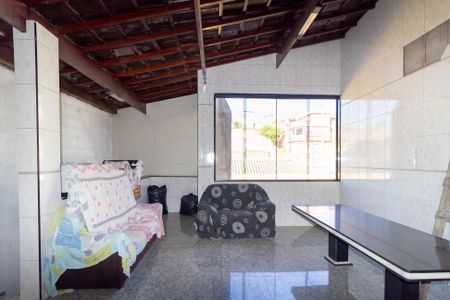 Casa à venda com 223m², 2 quartos e 10 vagas Casa à venda com 223m², 2 quartos e 10 vagasChurrasqueira