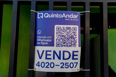 Casa à venda com 223m², 2 quartos e 10 vagas Casa à venda com 223m², 2 quartos e 10 vagasPlaca