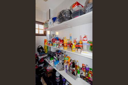 Casa à venda com 223m², 2 quartos e 10 vagas Casa à venda com 223m², 2 quartos e 10 vagasDespensa