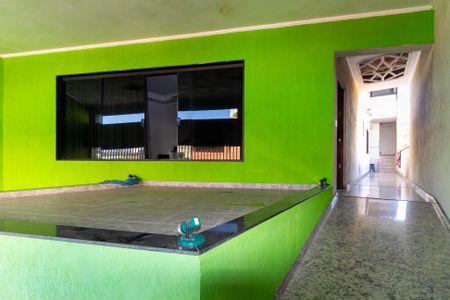 Casa à venda com 223m², 2 quartos e 10 vagas Casa à venda com 223m², 2 quartos e 10 vagasEntrada