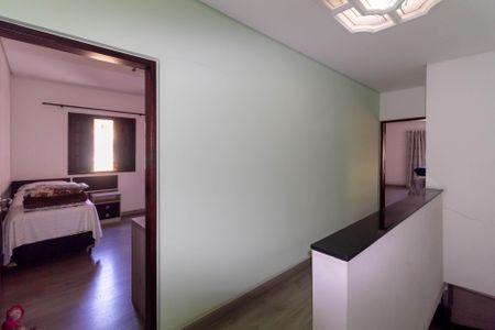 Hall dos Quartos de casa à venda com 2 quartos, 223m² em Cidade Continental, São Paulo