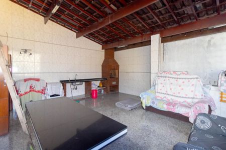 Casa à venda com 223m², 2 quartos e 10 vagas Casa à venda com 223m², 2 quartos e 10 vagasChurrasqueira